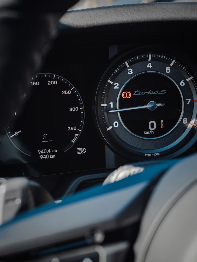 Porsche: semetrale